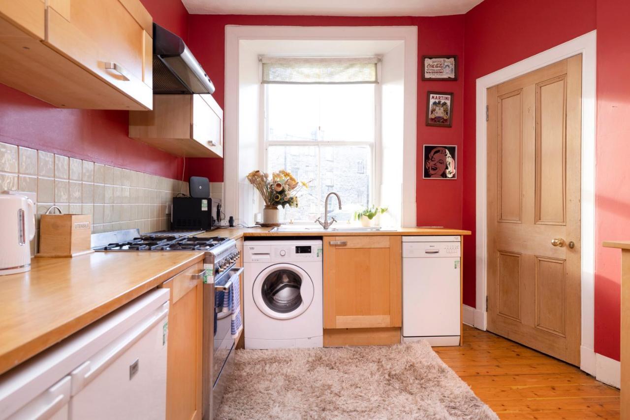 Joivy Old Town 1-Bed Apartment With Stunning Views Edinburgh Exterior photo